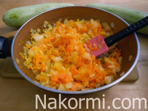Капуста, тушенная с кабачками