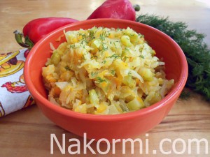 Капуста, тушенная с кабачками