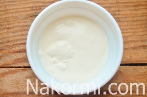 Сметанно-томатный соус с чесноком и зеленью