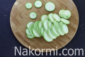 Кабачки, жаренные с яйцом