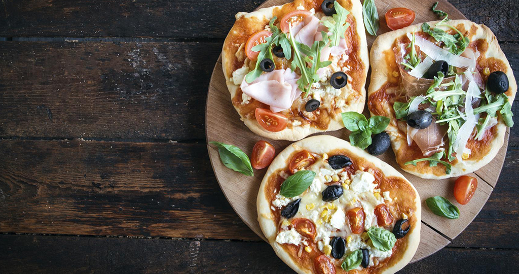 Мини-пицца – 3 рецепта в духовке