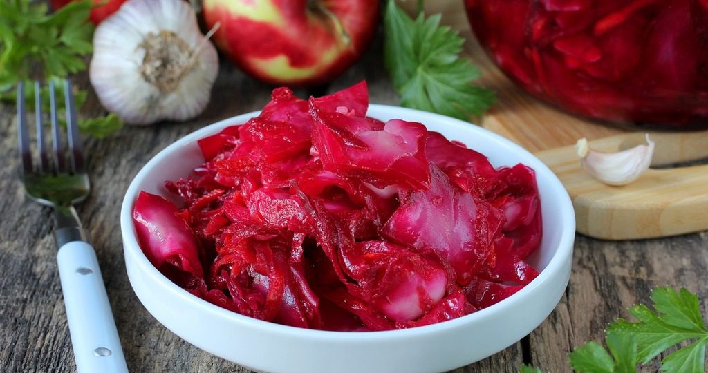 маринованная капуста со свеклой