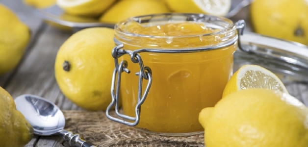 Лимон с сахаром в банке