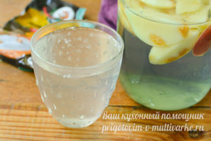 Компот из персиков