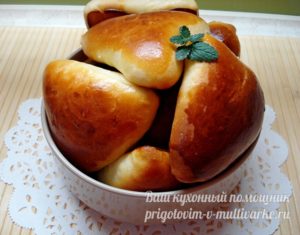 Пирожки с луком и яйцом