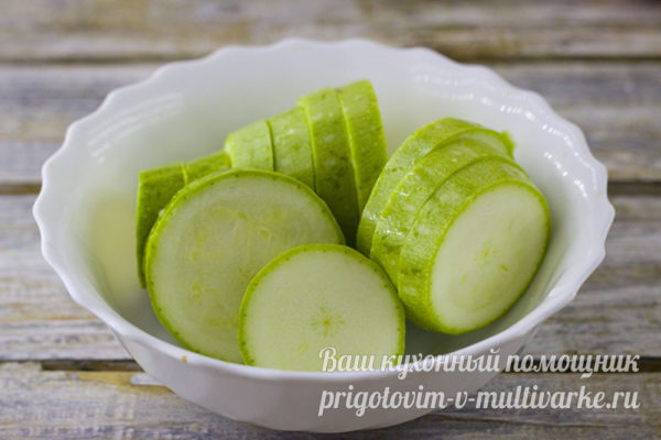 нарезанные кабачки