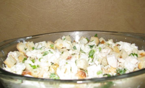 Салат пекинский с отварной курятиной