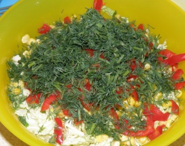 Салат из пекинской капусты с курицей
