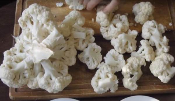 Цветная капуста, запеченная под сыром