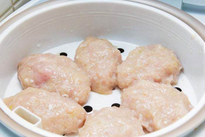 Как приготовить куриные котлеты на пару в мультиварке? Готовим паровые котлеты в мультиварке