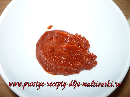Минтай в томатно-сметанном соусе в мультиварке