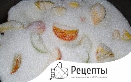 Пересываем все ингредиенты сахаром 1495478152_varenie-iz-yablok-i-grush-6