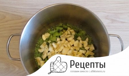 Нарезаем кубиками бананы 1498122643_varene-iz-bananov-24