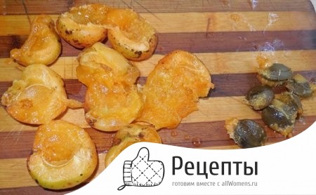 Извлекает из плодов косточки 1499022690_abrikosovoe-povidlo-5