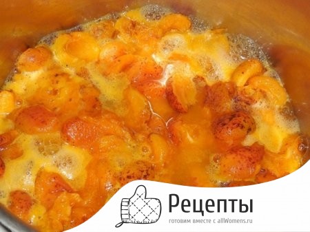 Даем остыть заготовке с водой 1499022692_abrikosovoe-povidlo-7