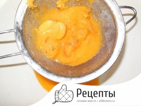Протираем абрикосовую массу через сито 1499022712_abrikosovoe-povidlo-8