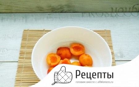 Моем и разрезаем фрукты 1499022755_abrikosovoe-povidlo-21