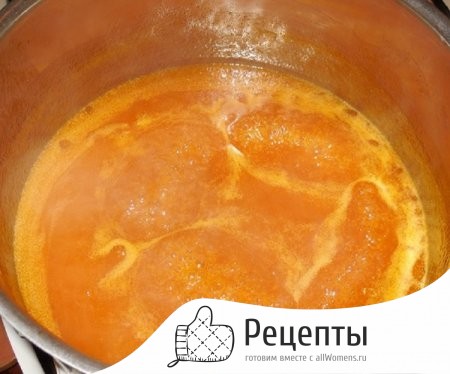 Ставим заготовку на огонь и кипятим 1499022763_abrikosovoe-povidlo-10