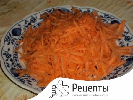Натираем морковь на терке 1504707067_salat-uncle-bens-iz-kabachkov-na-zimu-14