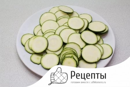 Режем кабачки кружочками 1504723024_marinovannye-kabachki-na-zimu-7