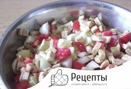 Перемешиваем овощи и ставим на огонь 1505068587_salat-desyatochka-na-zimu-s-baklazhanami-7