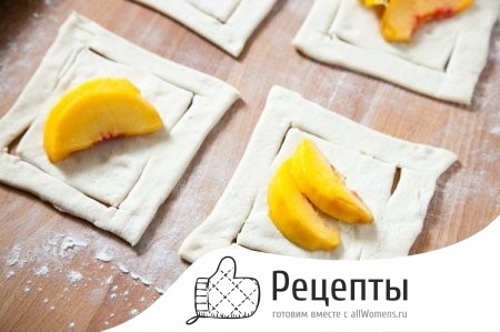 Рецепт шустреньких слоек с персиками 1511008217_2