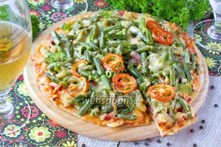 Фото рецепта Пицца со стручковой фасолью и ветчиной