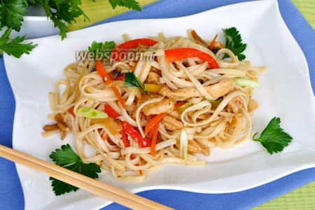 Фото рецепта Лапша удон с курицей