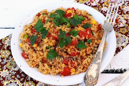Фото рецепта Булгур с овощами и сыром