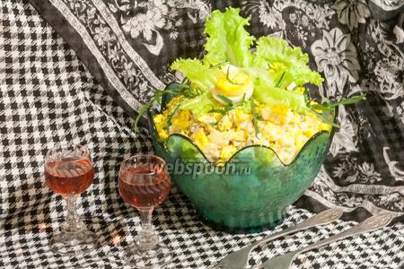 Фото рецепта Салат Рассолс с курицей и скумбрией