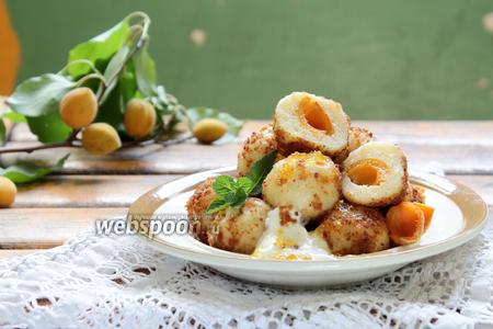 Фото рецепта Кнедлики с абрикосами