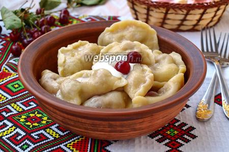 Фото рецепта Вареники с вишнями