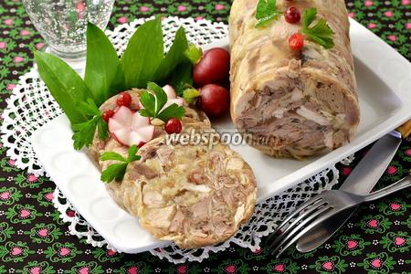 Фото рецепта Куриный рулет в бутылке