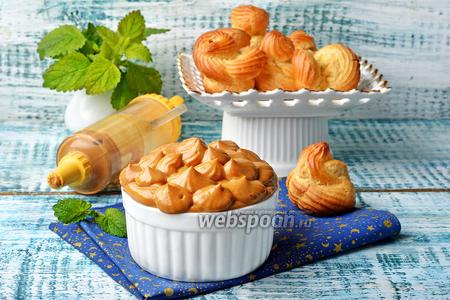 Фото рецепта Крем из варёной сгущёнки и сметаны