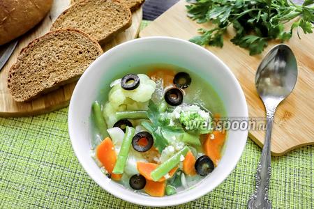Фото рецепта Овощной суп с маслинами