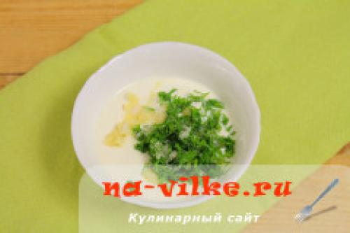 Куриное филе в сметане с чесноком в духовке. Ингредиенты: