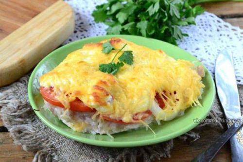 Баклажаны, фаршированные грибами и фаршем.