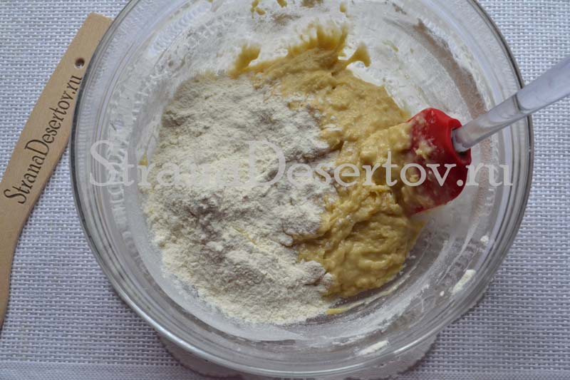 подсыпание муки