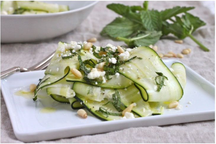 Кабачки сочетаются с сыром и орешками Как подать кабачки на стол