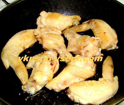 Куриные крылышки с картошкой