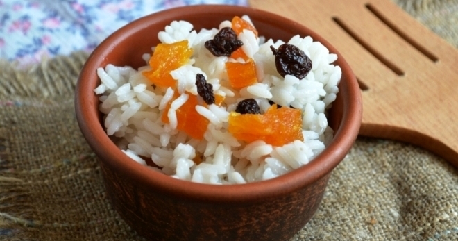 Рисовая каша с изюмом - лучшие способы разнообразия простого блюда
