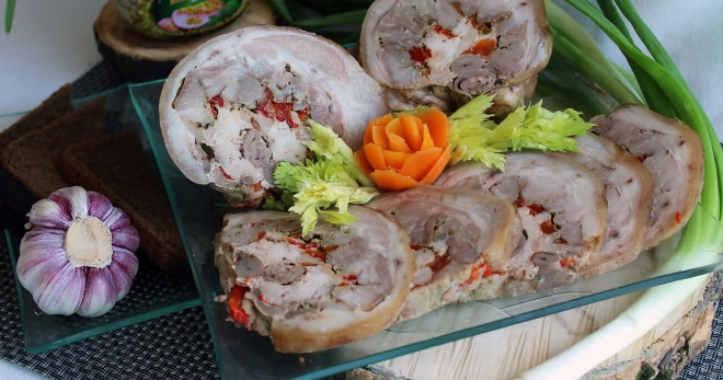 Рулет из свиной рульки – восхитительное блюдо с богатым выбором начинок