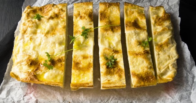 Ачма из лаваша с сыром – самый ленивый способ приготовления грузинской выпечки