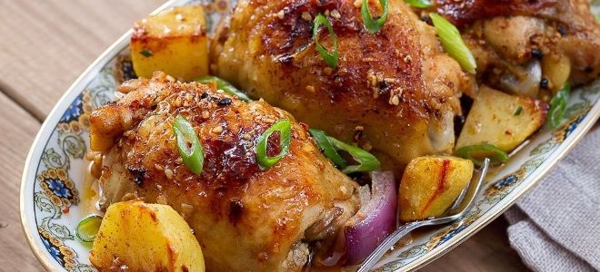 куриные бедра в духовке с картошкой