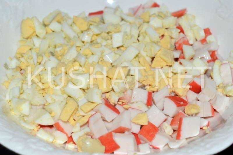 4_салат с крабовыми палочками, солеными огурцами и сыром