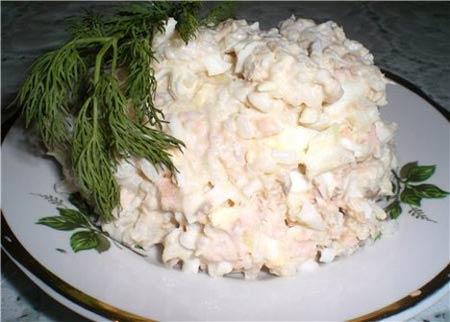 Салат с рисом и рыбными консервами