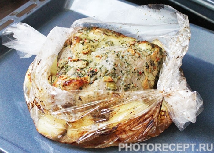 Фото рецепта - Запеченное мясо в рукаве с картофелем - шаг 5