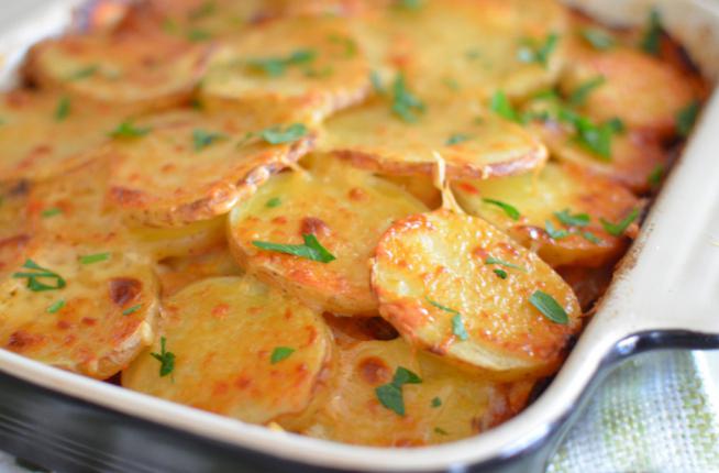 картофель запеченный с сыром и мясом в духовке