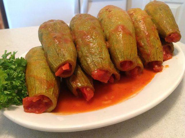 кабачки тушеные с мясом и рисом