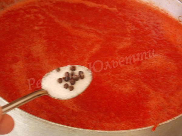 додаємо цукор та перець-горошок додаємо цукор та перець-горошок